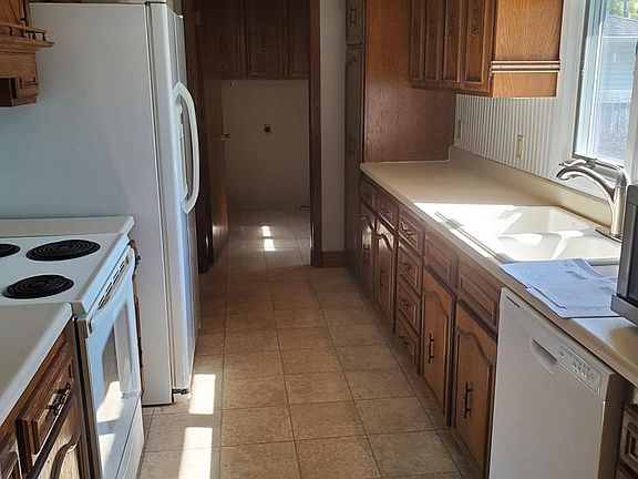 2nd image of 3015 W College St