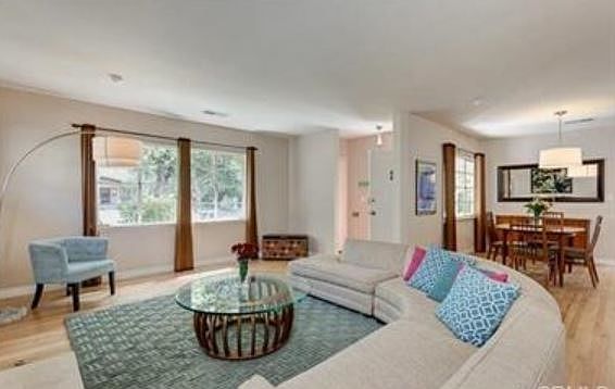 4th image of 1157 N Catalina Ave