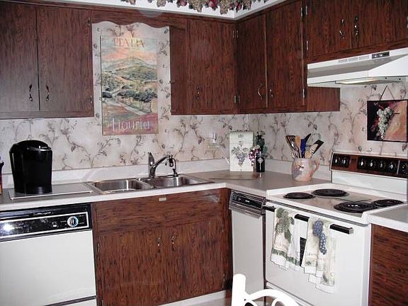 3rd image of 164 Kimrose Ln