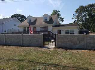 1358 Pine Acres Blvd, Bay Shore, NY 11706
