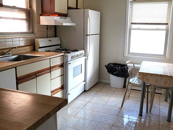 2nd image of 30-16 32nd St #2AA