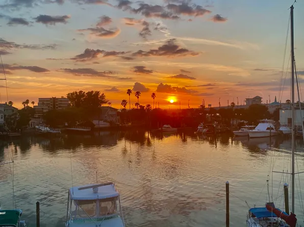 12500 Capri Cir N APT 304, Treasure Island, FL 33706