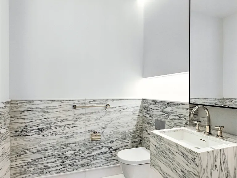 500 W 18th St E #16C — Photo 11
