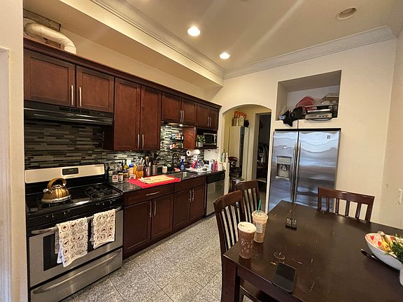 5th image of 2336 N Wayne Ave #1F