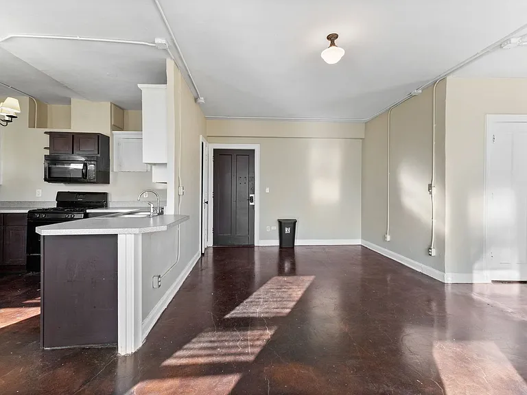 Penn Arts Apartments — Photo 16
