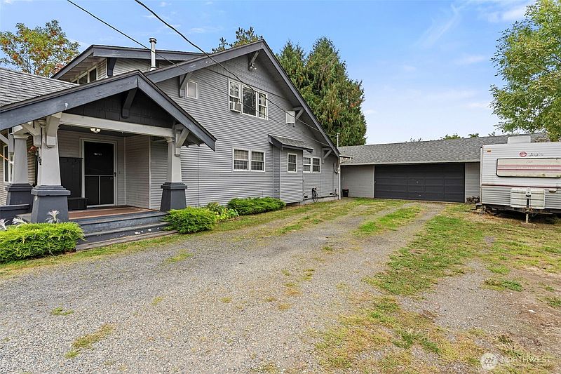 3rd image of 612 E Summa Street
