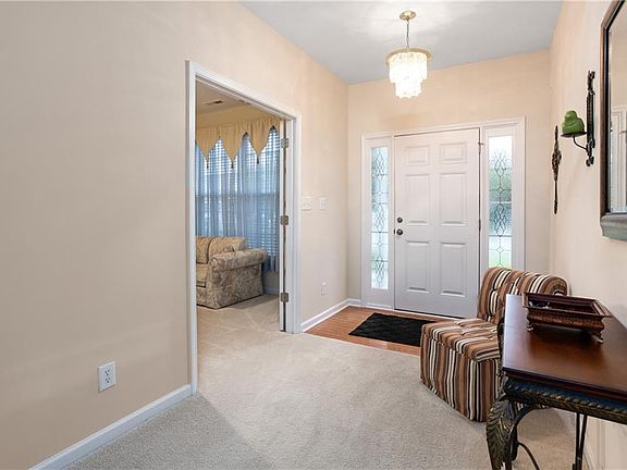 3rd image of 1115 Augusta Dr