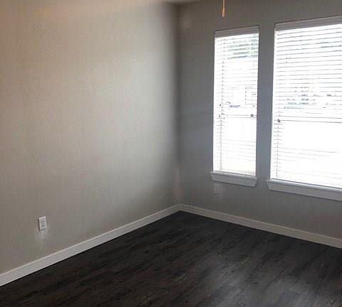 5th image of 2315 N Elm St