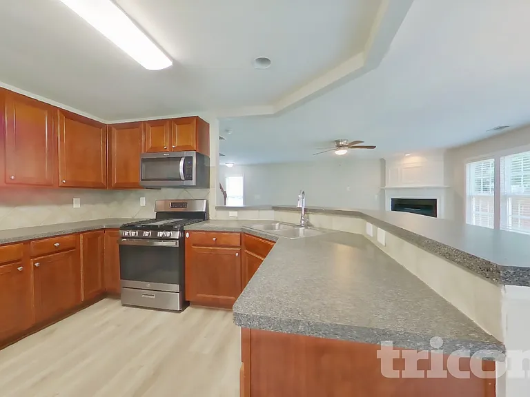 3281 Saville St SW — Photo 5