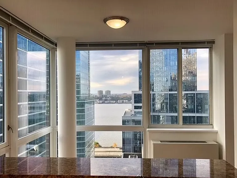 33 W End Ave #21D — Photo 3