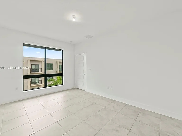 8301 NW 41st St #B-408 — Photo 11