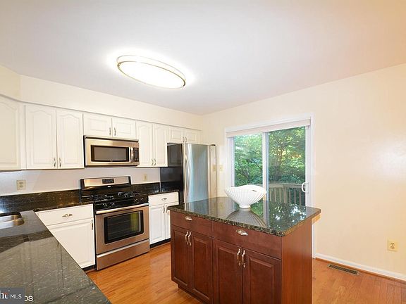 5th image of 7237 Worsley Way