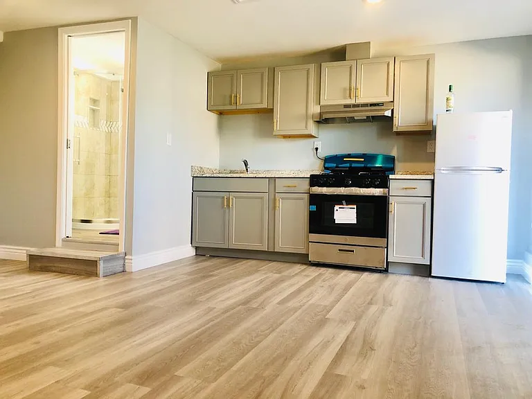 Coco Palm Dr — Photo 2
