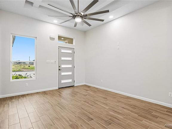 3rd image of 908 38th St