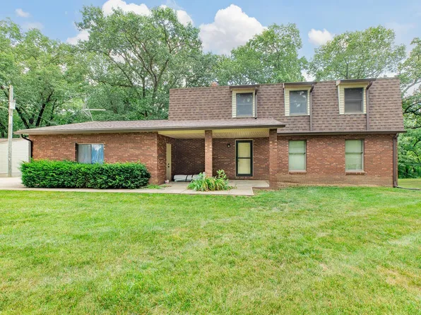 2400 Seminary Rd, Brighton, IL 62012