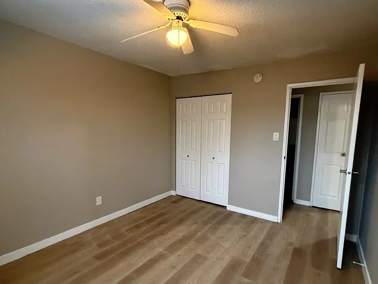 3170 Laurier Dr — Photo 9