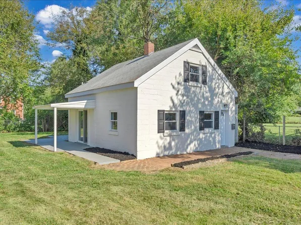 2608 Dorchester Dr NW, Roanoke, VA 24012