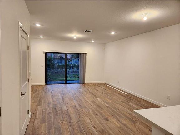 5th image of 168 SE 5th Ct #168