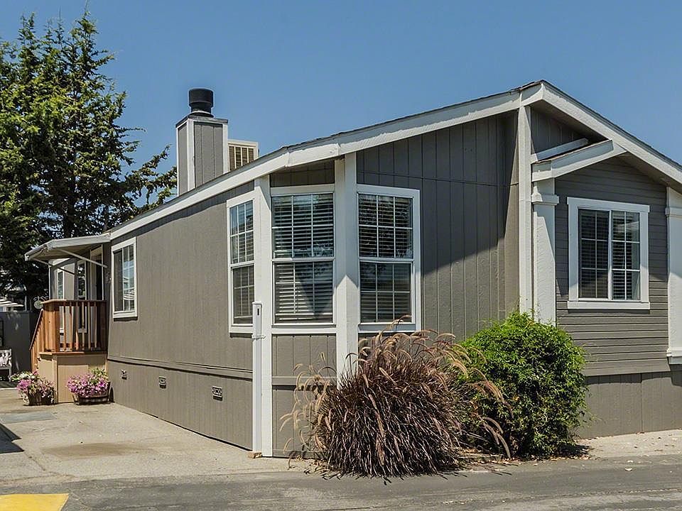 1st image of 3015 E Bayshore Rd Spc 316