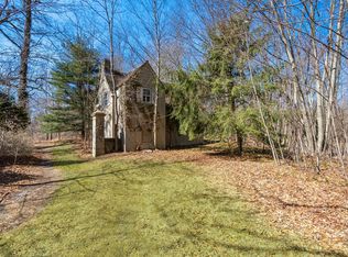 2340 Cedar Swamp Rd, Glen Head, NY 11545