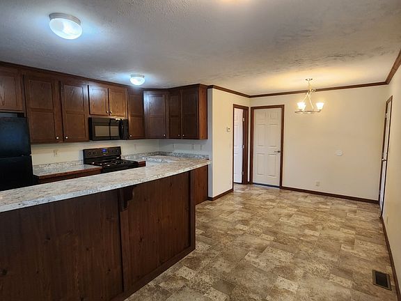 5th image of 10613 Valette Cir S #168