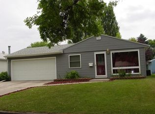 1310 S 18th St, Grand Forks, ND 58201