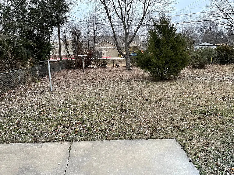 219 S 13th Pl — Photo 9