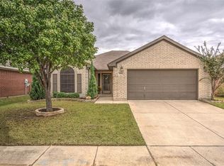 3004 Silent Creek Trl, Hurst, TX 76053