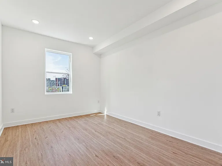 1028 W Dauphin St #3 — Photo 4