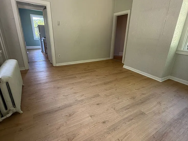 1003 Middle Rd #3 — Photo 2