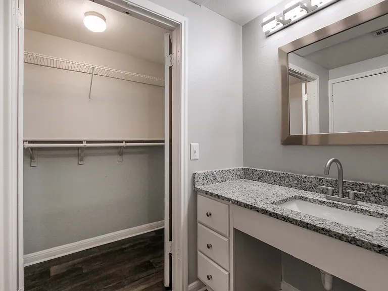 Castle Hills Townhomes — Photo 47
