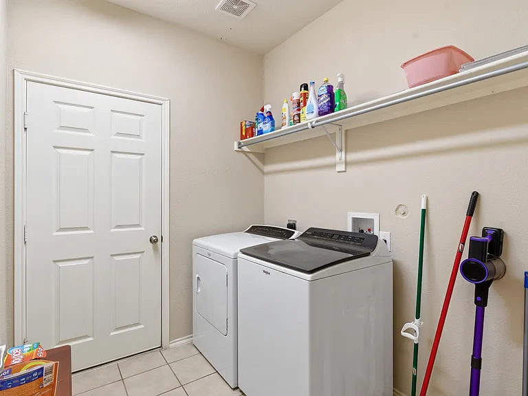 7257 Rembrandt Dr — Photo 20