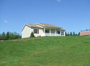 101 Oakridge Dr, Unityville, PA 17774