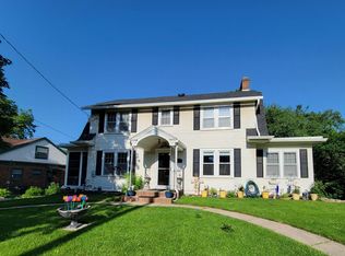 2825 Sunset Cir, Sioux City, IA 51104