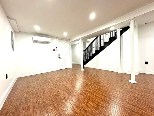 Rented by Pear NYC LLC | media 35