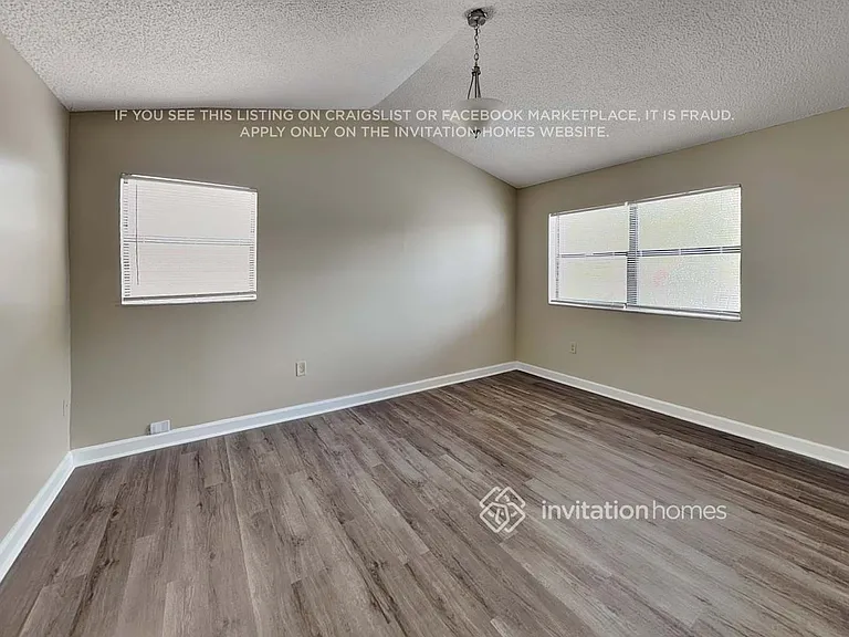 10420 SW 67th St — Photo 11