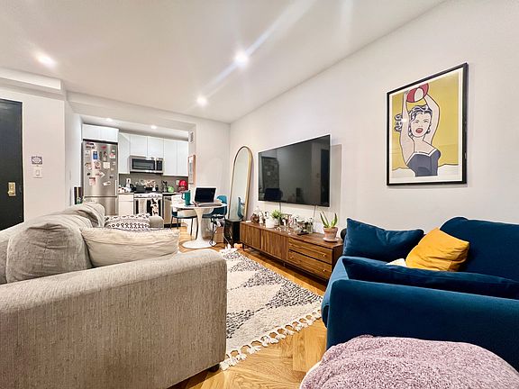 3rd image of 11 Crooke Ave APT 2D