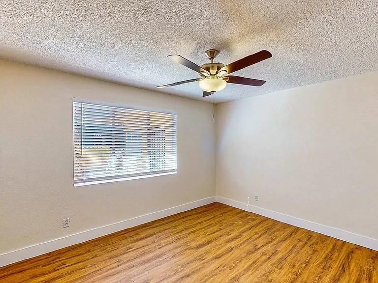 1302 Rexford Pl — Photo 21