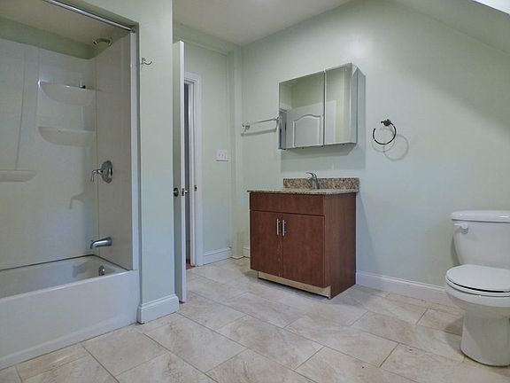 4th image of 90 Pacific St #2