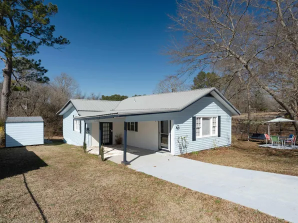 431 Lakeshore Cir, Adamsville, AL 35005