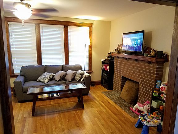 2nd image of 6018 Pershing Ave #B