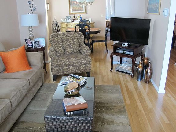 5th image of 408 Doane Ave