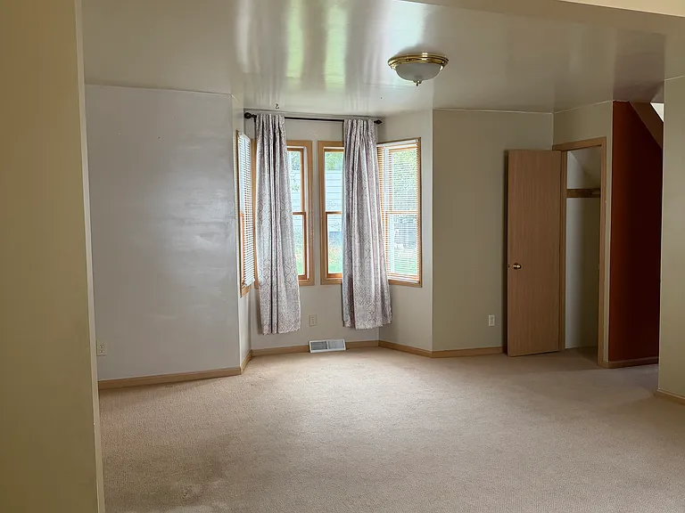 510 E Margaret St — Photo 11