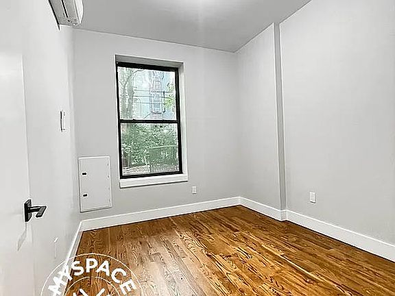 2nd image of 325 Putnam Ave APT 3R
