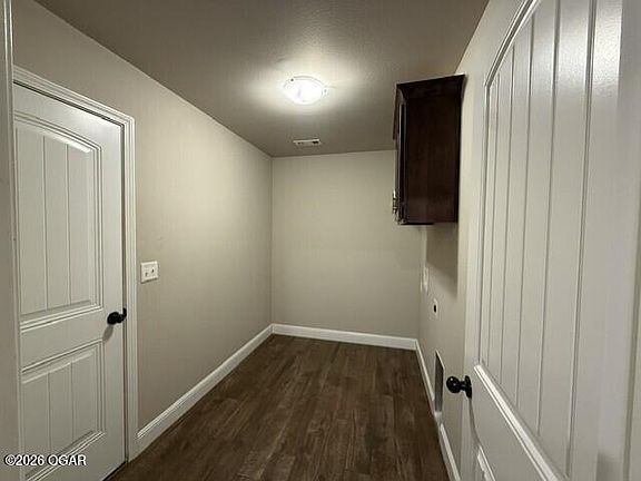 5th image of 2104 S Greystone Sq