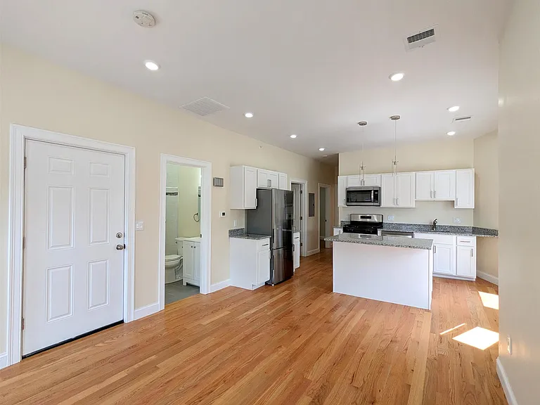 2 Sacramento St #1 — Photo 18