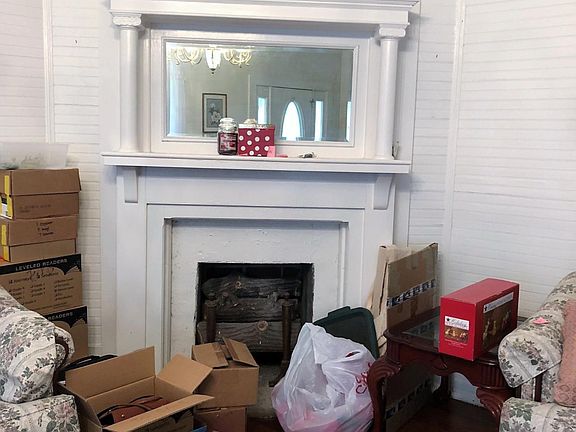 2 of 7 Fireplaces