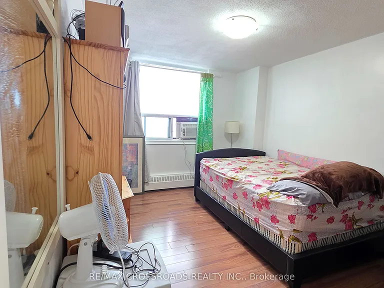 180 Markham Rd #921 — Photo 22