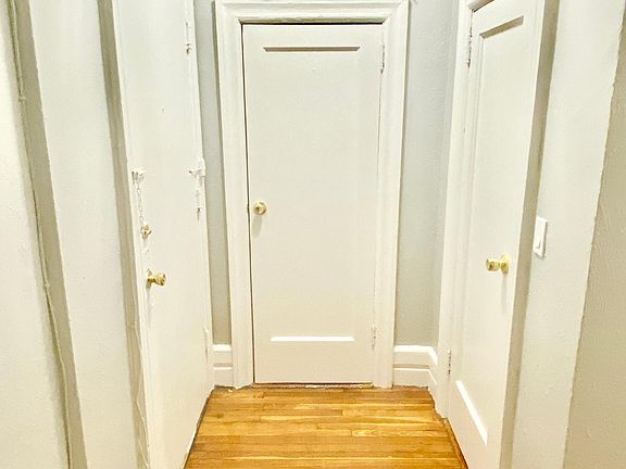5th image of 132 N Arlington Ave #206