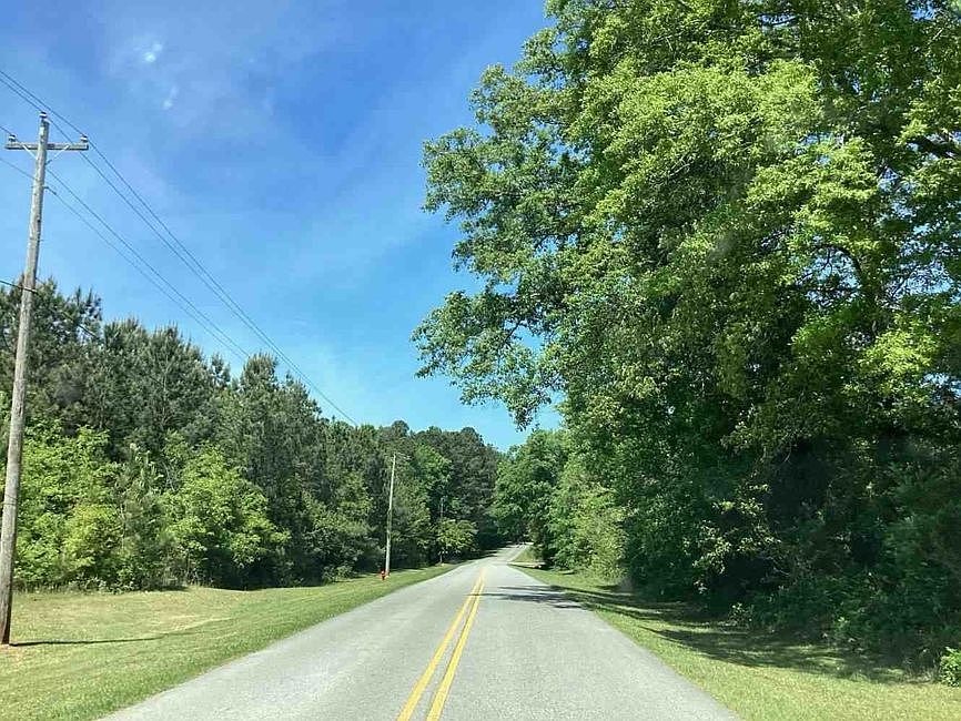 Exterior Neighborhood (street photo)